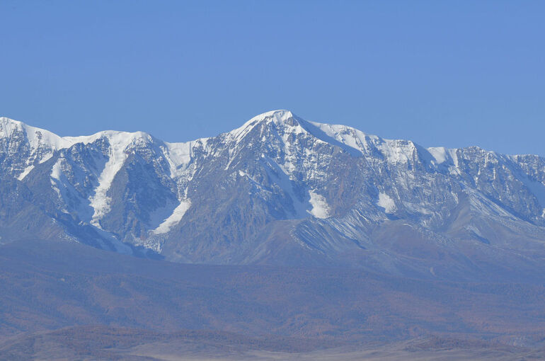 Четыре человека оказались под снежной лавиной в Бурятии