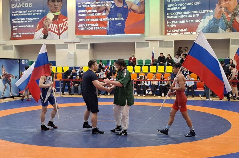 Соревнования по борьбе корэш объединили 200 спортсменов из 25 регионов