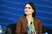 Депутат Буцкая предложила бесплатно выдавать школьную форму многодетным