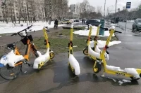 В Москве из-за снегопада временно отключили аренду самокатов и велосипедов