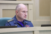 Куренков вылетел в Туапсе для контроля тушения пожара на нефтекомплексе