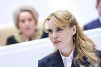 Сенатор Лантратова: Закон о передвижных аптеках призван решить острую социальную проблему