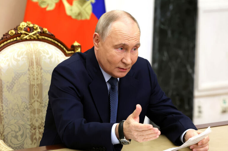 Путин: Мост на Сахалин необходимо построить