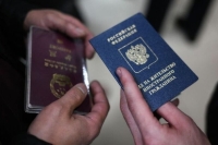 Госпошлину за вид на жительство в России предлагают поднять в пять раз