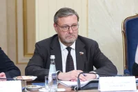 Сенатор Косачев: Украинцам предлагают стать наследниками побежденных, а не победителей