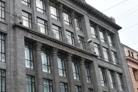 Дефицит бюджета РФ в январе — апреле вырос почти на 3 трлн рублей