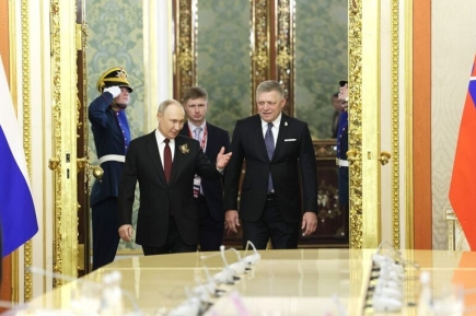 Фицо прилетел в Москву в преддверии Дня Победы