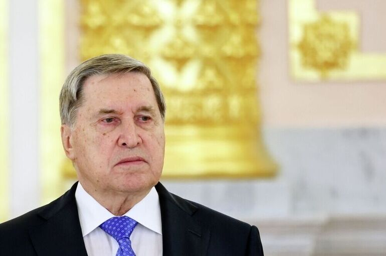 Ушаков назвал цирком указ Зеленского о параде в Москве