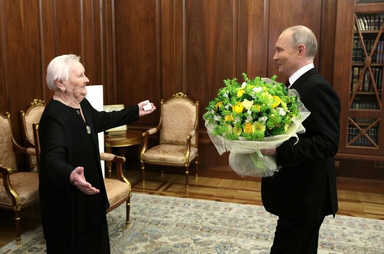 Учительница Путина рассказала, что гордится им