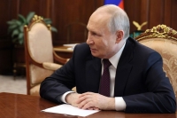 Путин обсуждает с кабмином и Центробанком «длинные деньги» для промышленности