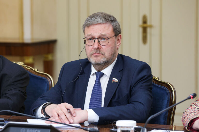Сенатор Косачев: Европейским политикам придется ответить за «поцелуи» с Зеленским