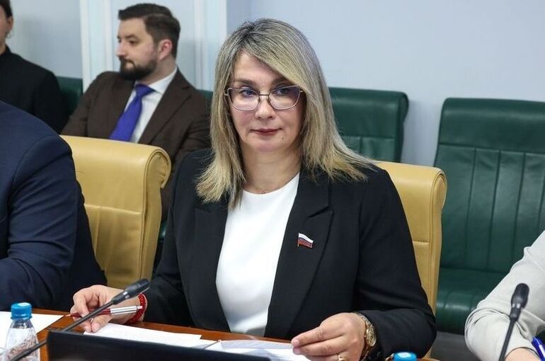 Сенатор Косихина оценила влияние искусственного интеллекта на рынок труда