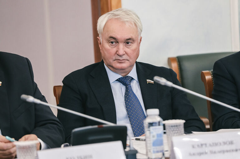 Депутат Картаполов: Вовлекая Латвию в украинский конфликт, Запад ищет новых жертв
