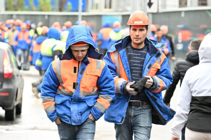 Рабочих из Таджикистана будут готовить к приезду в Россию еще на родине