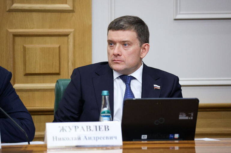 Сенатор Журавлев: Совфед будет держать на контроле вопрос регулирования метанола