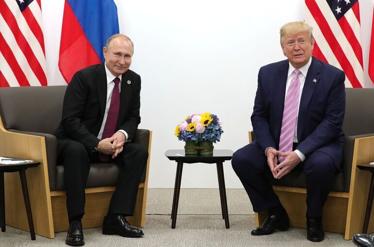 Ушаков не исключил возможность встречи Путина и Трампа на саммите АТЭС