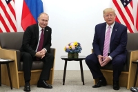 Ушаков не исключил возможность встречи Путина и Трампа на саммите АТЭС