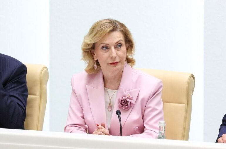 Сенатор открыла в Мосгордуме выставку «Герои России в литературных произведениях»