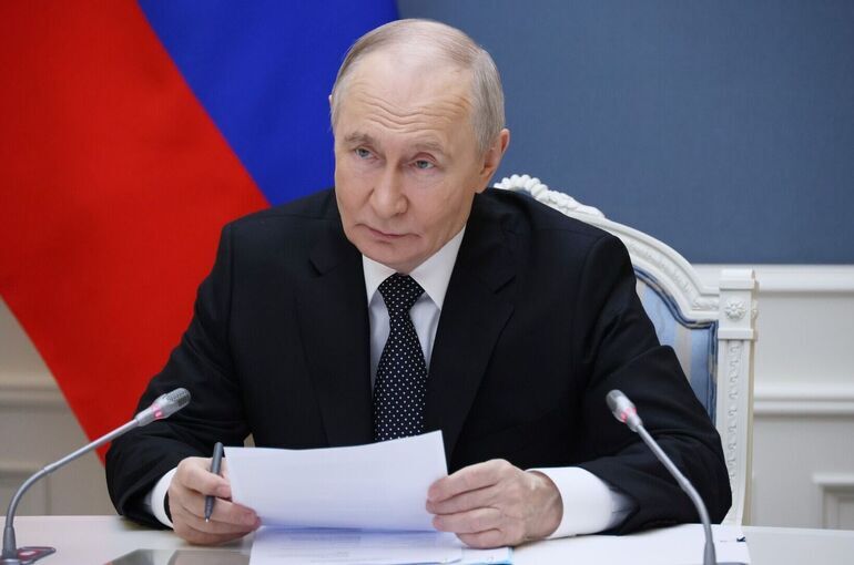 Путин: Патриотическое воспитание должно быть интеллигентным и ненавязчивым