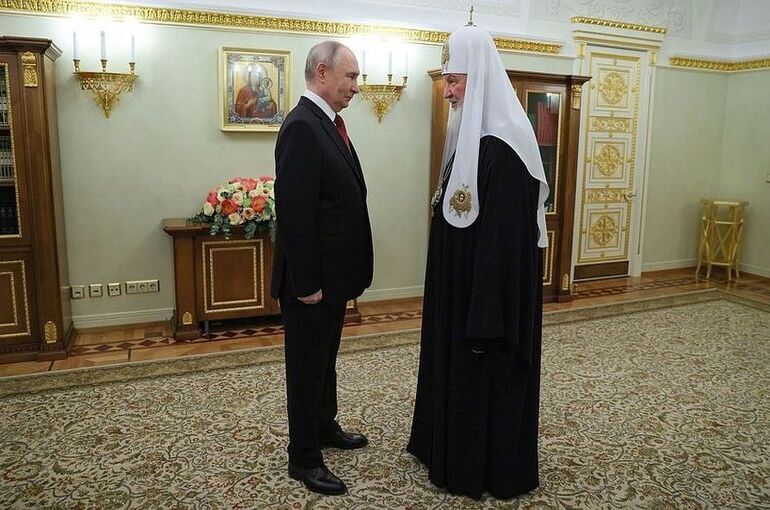 Путин обсудил с Патриархом Кириллом роль религии в укреплении единства России