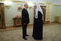 Путин обсудил с Патриархом Кириллом роль религии в укреплении единства России