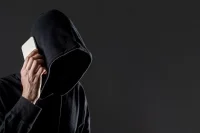 В России мошенники начали подделывать голоса сотрудников СК и МВД