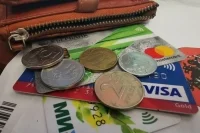Россияне начали предпочитать картам другие безналичные способы оплаты покупок