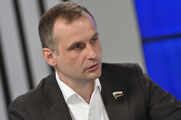Хирург, анестезиолог, акушер: каких врачей больше всего не хватает в России