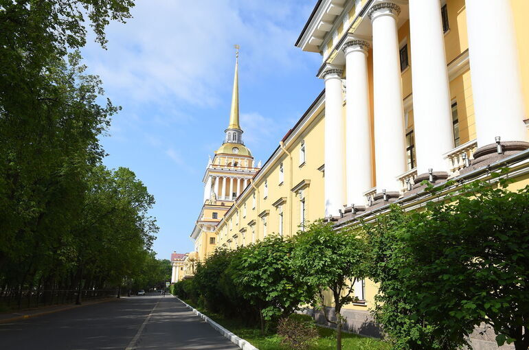 Санкт-Петербург отмечает 323-летие