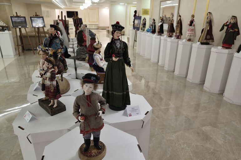 В Совете Федерации проходит выставка современной авторской куклы