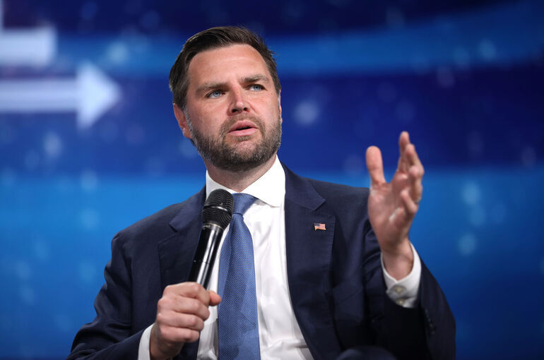 Вэнс заявил, что задается вопросом об оправданности операции против Ирана