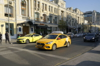 Агрегаторам такси указали на высокие цены для семей с детьми