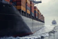 Суда под иностранным флагом разрешили использовать во внутренних водах РФ