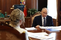 Путин продлил срок полномочий Львовой-Беловой на посту детского омбудсмена