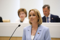 В законодательстве РФ предложили закрепить приоритет сохранения ребенка в семье