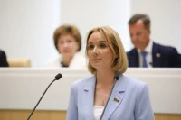 В законодательстве РФ предложили закрепить приоритет сохранения ребенка в семье