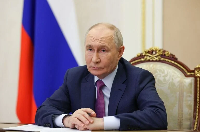 Путин указал на случаи необоснованного использования латиницы в рекламе