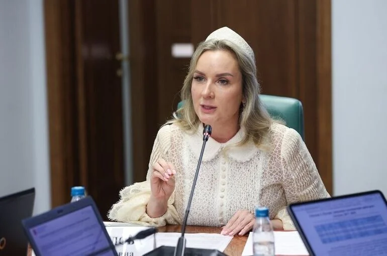 Львова-Белова: В 2025 году количество социальных сирот сократилось на 17%
