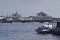 Беспилотники повредили несколько объектов в Петербурге