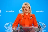 Захарова: Заявления Макрона взаимоисключают друг друга