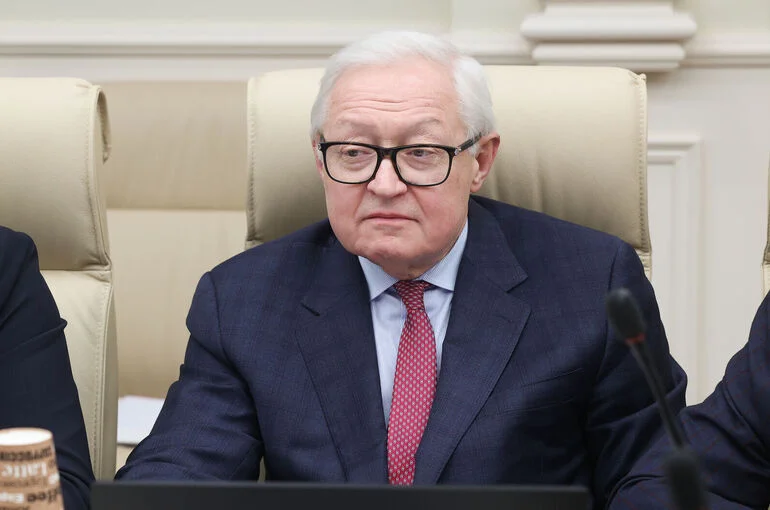 Рябков: Россия может дать ядерный ответ при посягательстве на ее территории