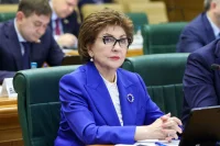 Сенатор Карелова назвала преждевременной идею повышения возраста молодежи до 39 лет