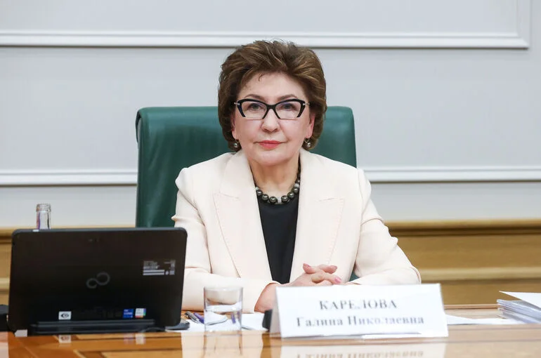 Сенатор Карелова: Умение пользоваться ИИ должно защитить женщин от увольнения