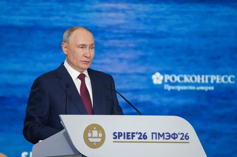 Путин поручил отложить снижение порога выручки бизнеса для уплаты НДС