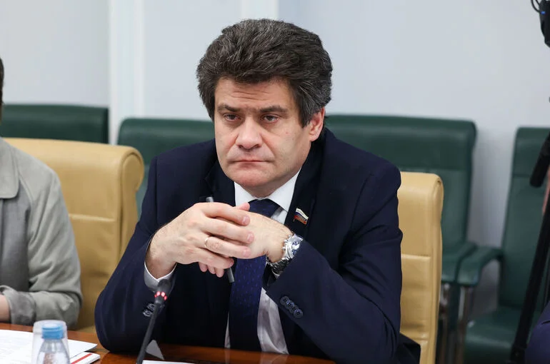 Сенатор Высокинский: В программу по замене лифтов необходимо привлекать допсредства