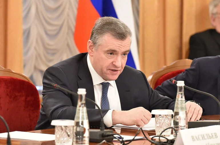 Слуцкий предложил отменить штрафы для водителей за забытые права