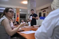 В Армении потребовали провести пересчет голосов из 555 избирательных участков