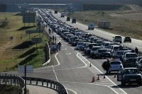 Пробка на Крымском мосту со стороны Керчи за три часа выросла вдвое