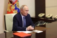Путин: Власти будут работать над увековечиванием имен героев России