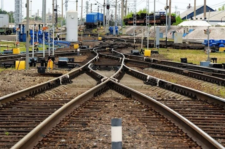 РЖД приостановили продажу билетов на некоторые поезда с юга России